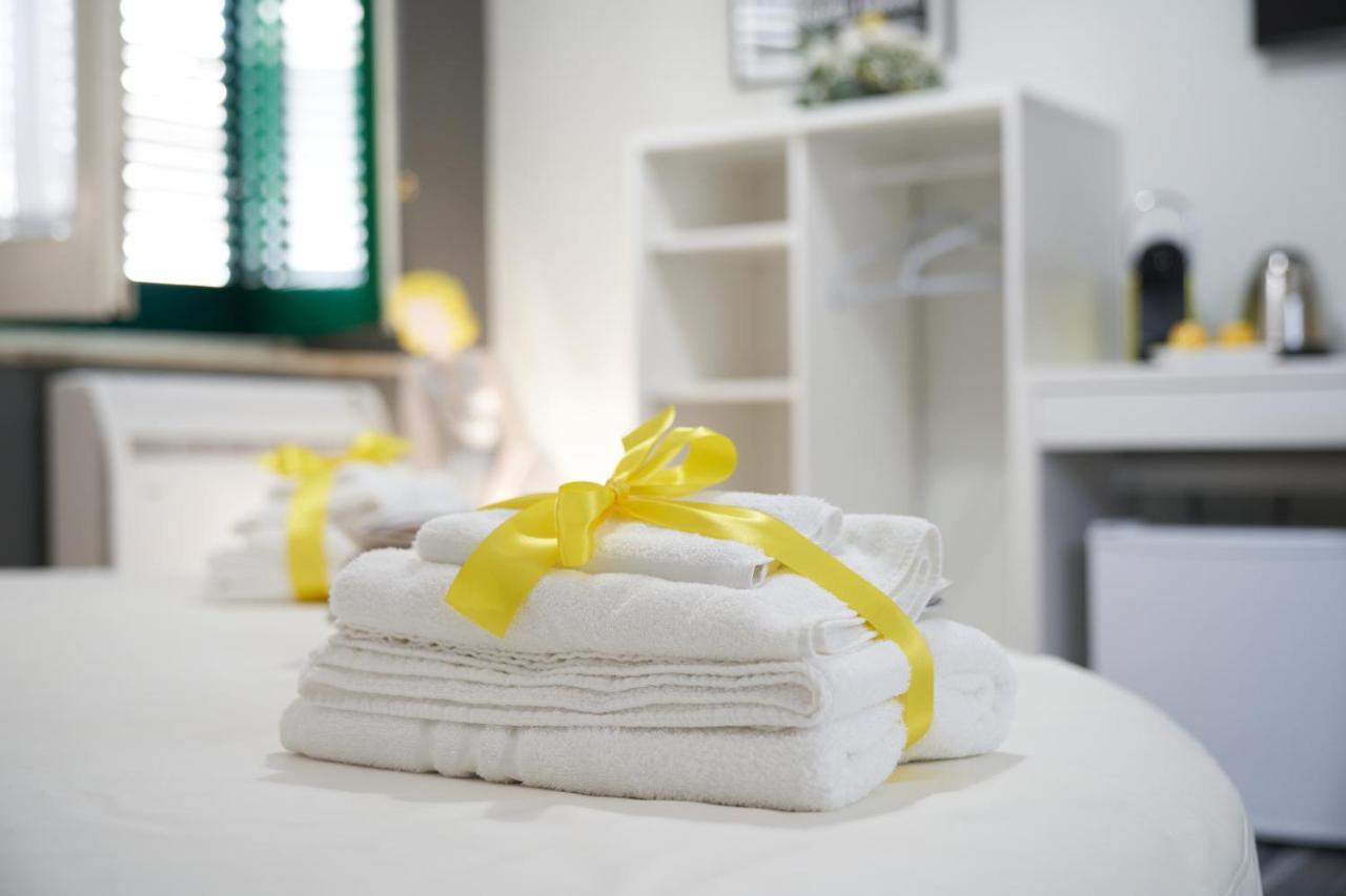 B&B Milleduecento Luxury Room 萨莱诺 外观 照片